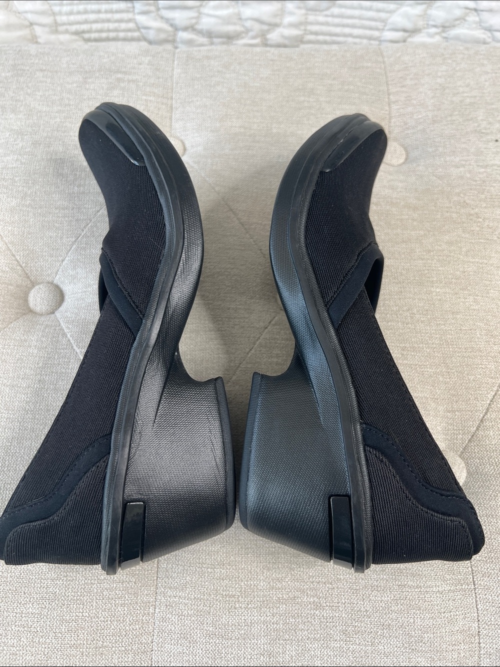 NWOT Bzees Treasure Slip On Casual Black Pumps Heels Comfort Shoes - Picture 7 of 9